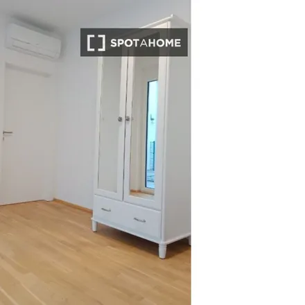 Rent this 4 bed room on Preysinggasse 20 in 1150 Vienna, Austria