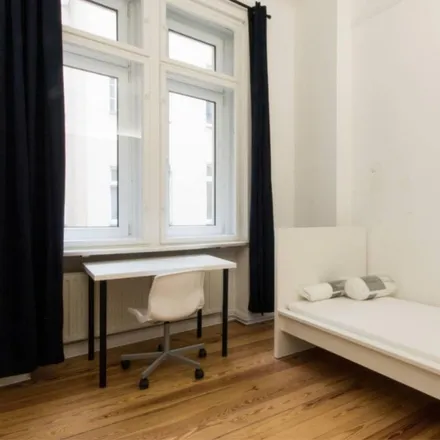Rent this 6 bed apartment on Königin-Elisabeth-Straße 1 in 14059 Berlin, Germany
