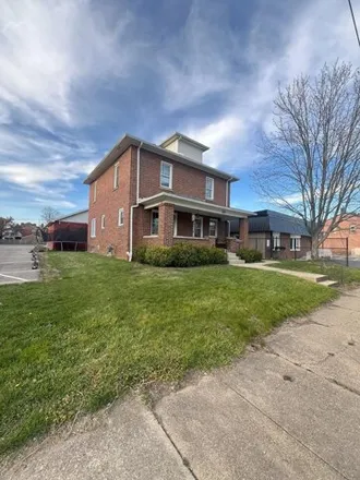 Buy this 5 bed house on 18 North Walnut Street in Chillicothe, OH 45601