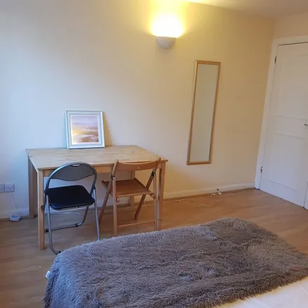 Rent this 1 bed apartment on 69 Johnson Street in Ratcliffe, London