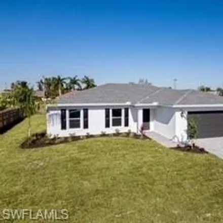 Rent this 4 bed house on 638 Southeast 29th Terrace in Cape Coral, FL 33904