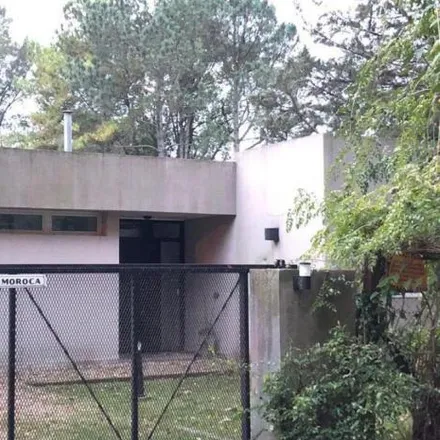 Buy this 3 bed house on Pereyra in Partido de Berazategui, Argentina