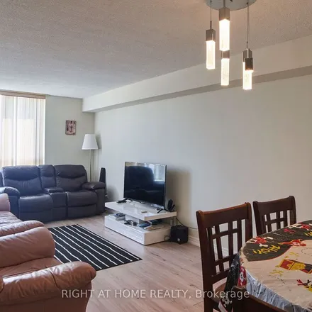 Image 9 - Sloane Avenue, Toronto, ON M4A 2B1, Canada - Apartment for rent