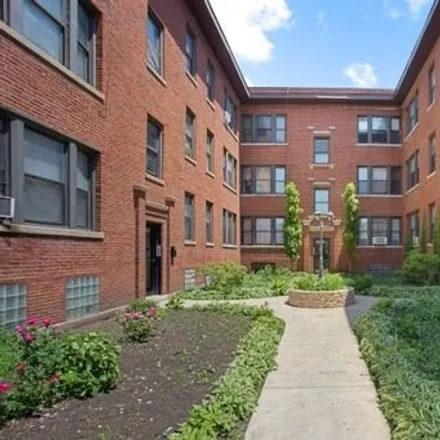 Rent this 3 bed apartment on 7417-7425 North Clark Street in Chicago, IL 60626