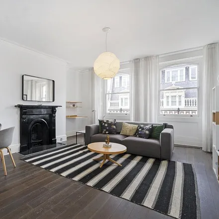 Rent this 2 bed apartment on Maxwell‘s Bar & Grill in 34 King Street, London