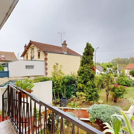 Rent this 5 bed apartment on 26 Rue de la Frette in 78500 Sartrouville, France