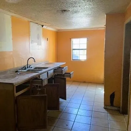 Image 4 - 652 West 1st Street, Del Rio, TX 78840, USA - House for sale