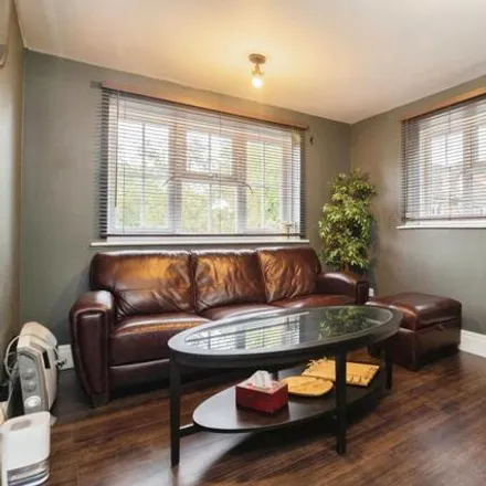 Image 1 - Dudley Close, Grays, RM16 6PG, United Kingdom - Apartment for sale