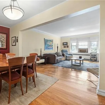 Image 7 - 21 N Chatsworth Ave Apt 5E, Larchmont, New York, 10538 - Apartment for sale