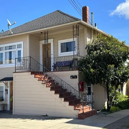 Image 3 - 277 Van Buren St, Monterey, California, 93940 - House for sale