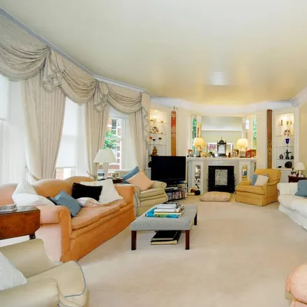 Rent this 4 bed apartment on Kensington Mansions in 43-54A Trebovir Road, London