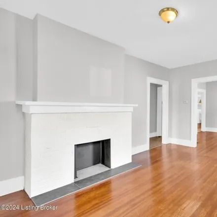 Image 9 - 123 East Woodlawn Avenue, Louisville, KY 40214, USA - House for sale