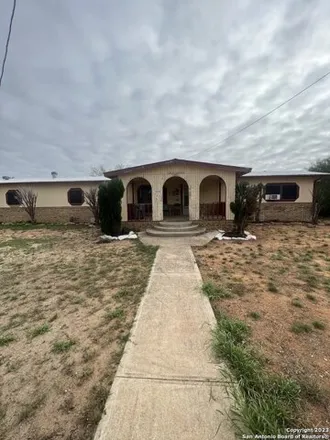 Image 1 - 1925 Grand Avenue, Big Wells, Dimmit County, TX 78830, USA - Apartment for sale