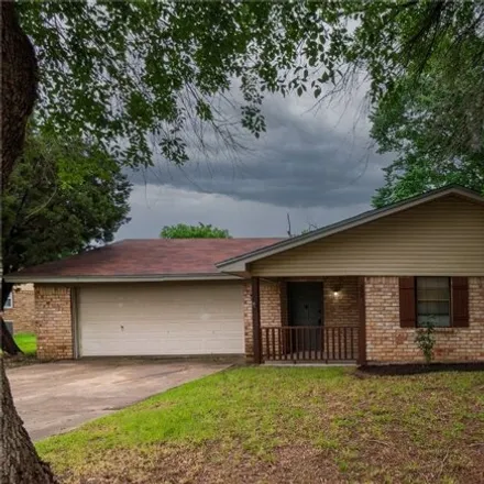 Buy this 3 bed house on 866 Rolling Hills Drive in Hewitt, McLennan County
