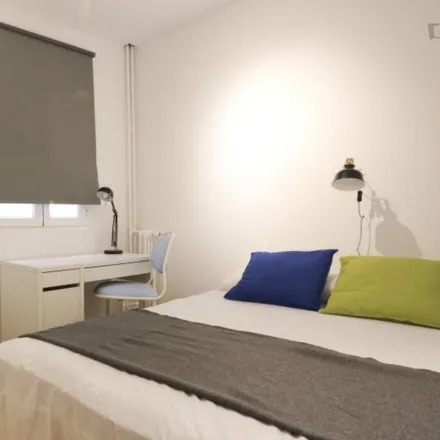 Rent this 6 bed room on Madrid in Calle de Ibiza, 36