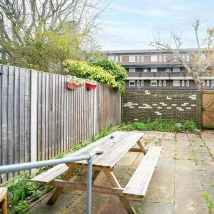 Rent this 5 bed townhouse on Copley Close in London, SE17 3HY