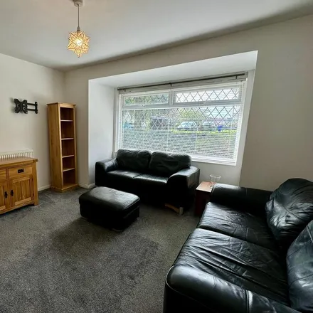 Image 3 - Portway, Wythenshawe, M22 1NG, United Kingdom - Apartment for rent