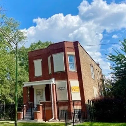 Buy this 5 bed house on 6633 South Saint Lawrence Avenue in Chicago, IL 60637