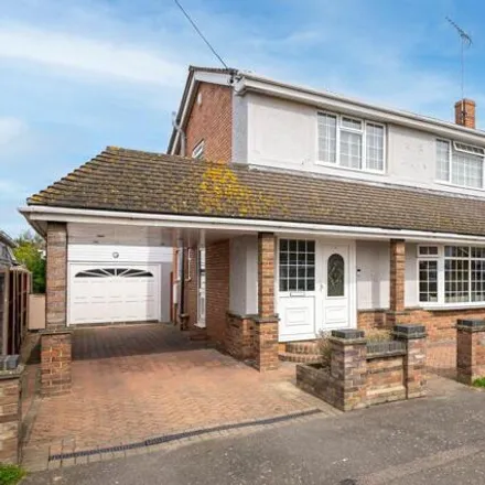 Buy this 4 bed house on Daarle Avenue in Canvey Island, SS8 9ED