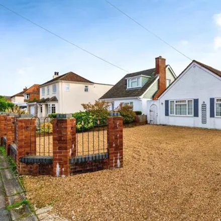 Buy this 3 bed house on Admirals Road in Park Gate, SO31 6QL
