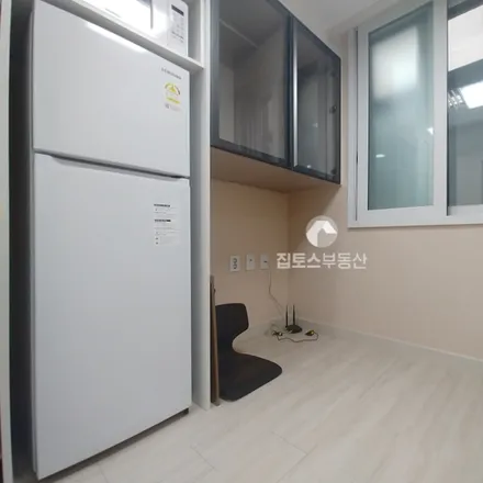 Rent this studio apartment on 서울특별시 마포구 염리동 128-60
