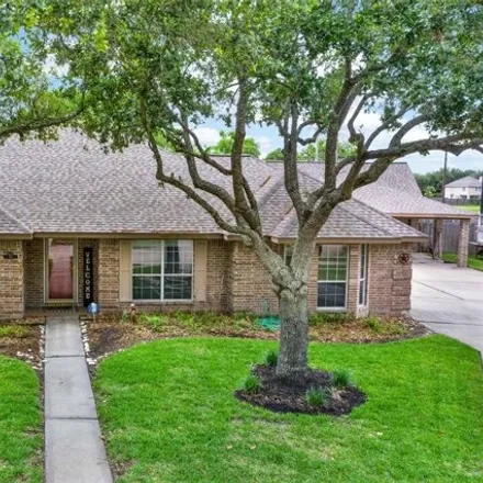 Buy this 3 bed house on 139 Meadow Gate Drive in League City, TX 77573
