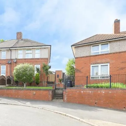 Buy this 3 bed duplex on Lamb Drive in Sheffield, S5 8LT