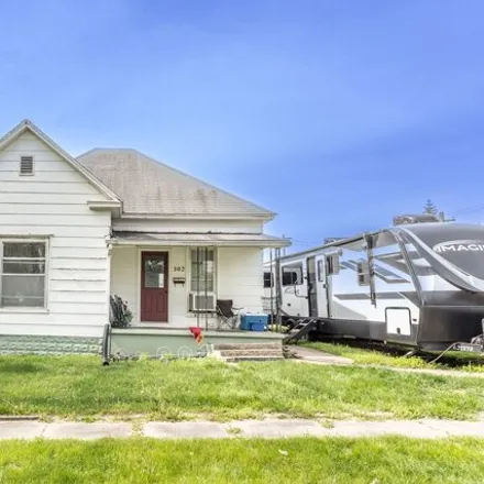 Buy this 2 bed house on 314 East Booker Street in Marceline, MO 64658