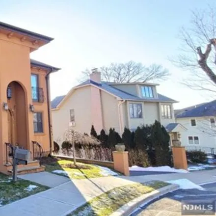 Rent this 4 bed house on 422 Oncrest Terrace in Cliffside Park, NJ 07010