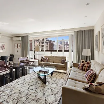 Image 2 - 52 East 72nd Street, New York, NY 10021, USA - Apartment for sale