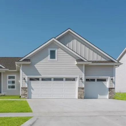 Buy this 3 bed house on 2442 Knollway Drive in Marshalltown, IA 50158