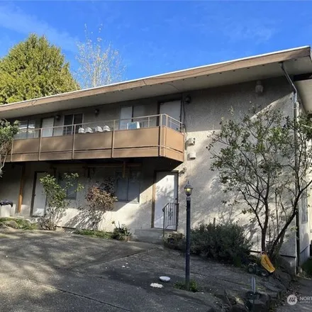Buy this studio house on 9400 Stone Avenue North in Seattle, WA 98103