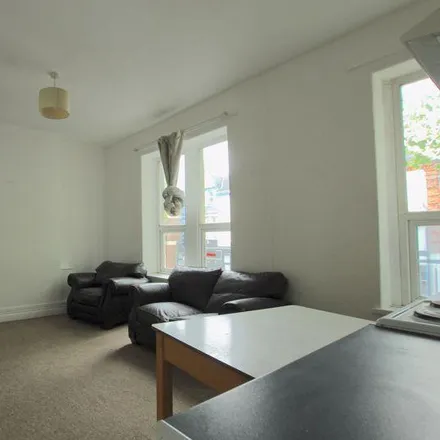 Image 6 - Yummy Yummy, Lower Cathedral Road, Cardiff, CF11 6LU, United Kingdom - Apartment for rent