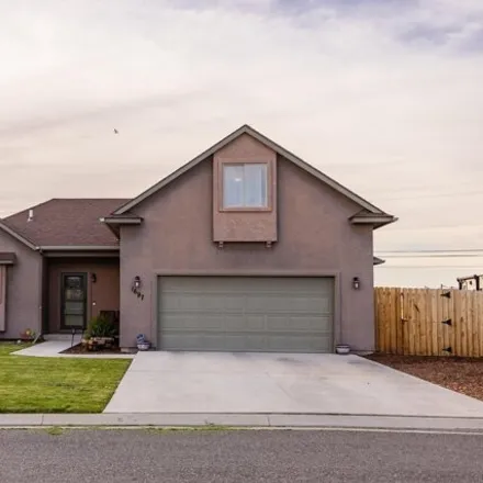 Buy this 4 bed house on 728 West Oak Grove Road in Montrose County, CO 81403