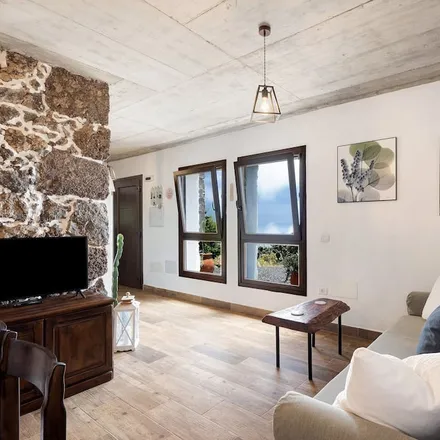 Rent this 2 bed house on Valverde in Santa Cruz de Tenerife, Spain