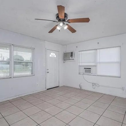 Image 3 - 1517 16th Court, Fort Pierce, FL 34950, USA - House for sale