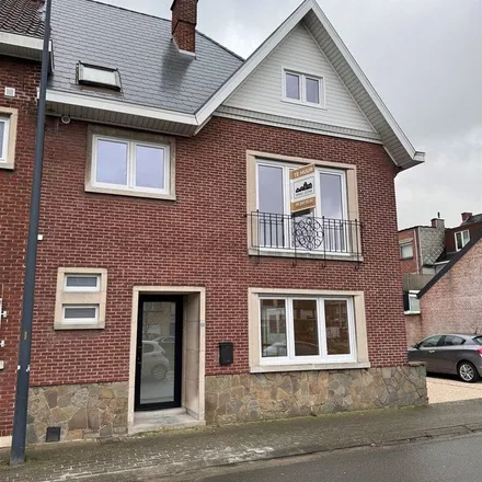Rent this 3 bed apartment on Vijverstraat 17 in 9230 Wetteren, Belgium