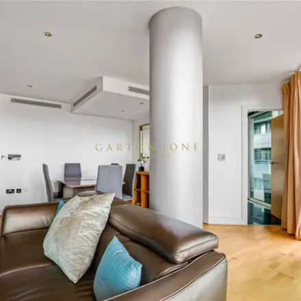 Image 1 - 136 Battersea Park Road, London, SW11 4LY, United Kingdom - Apartment for rent