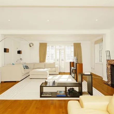 Rent this 6 bed apartment on 21 Queen's Gate Terrace in London, SW7 5JE