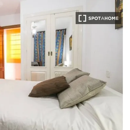 Rent this 4 bed room on Calle La Vega in 41, 04007 Almeria