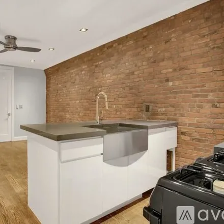 Image 3 - 437 W 53rd Street, Unit 2D - Apartment for rent