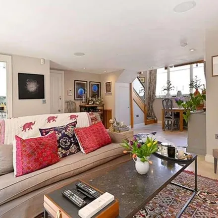 Rent this 2 bed apartment on 9 Cresswell Place in London, SW10 9RD