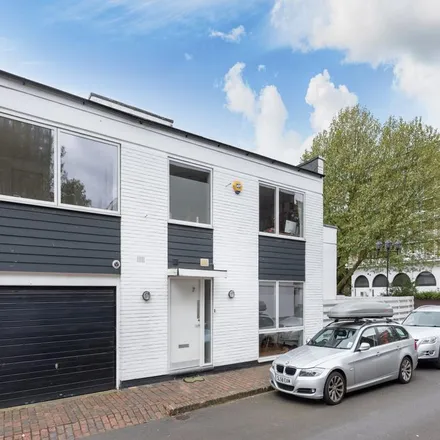 Rent this 4 bed townhouse on Primrose Hill Slow Tunnel in Winchester Mews, London
