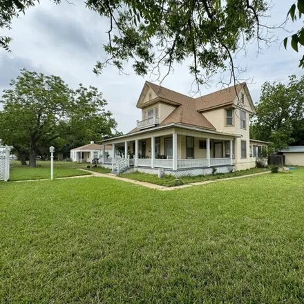 Image 1 - 170 South Pecan Street, Pearsall, TX 78061, USA - House for sale