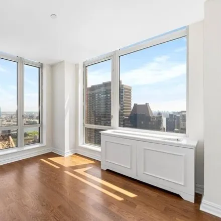 Image 4 - Bridge Tower Place, East 60th Street, New York, NY 10022, USA - Condo for sale