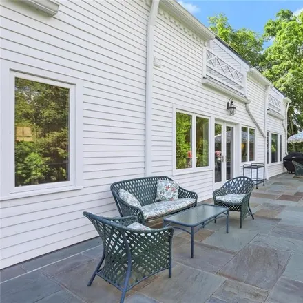 Image 6 - 562 North Street, Pine Hill, Greenwich, CT 06830, USA - House for sale