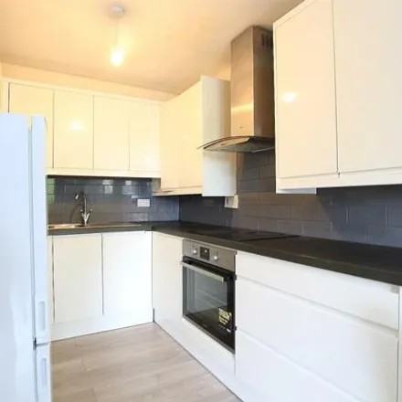 Rent this 1 bed room on Wivenhoe Court in London, TW3 3JW