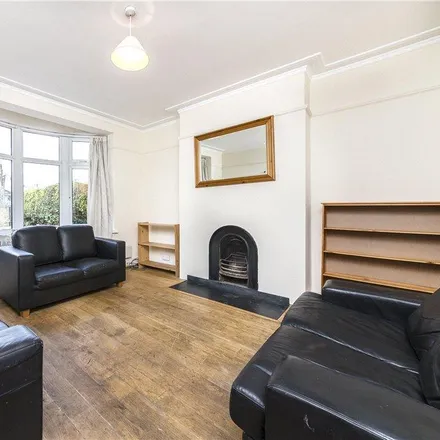 Image 2 - 16-24 Kings Avenue, London, SW4 8DY, United Kingdom - Townhouse for rent