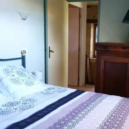 Rent this 2 bed house on 24590 Saint-Crépin-et-Carlucet
