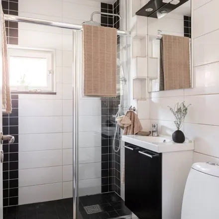 Rent this 2 bed apartment on Rudbecksgatan in 722 15 Västerås, Sweden